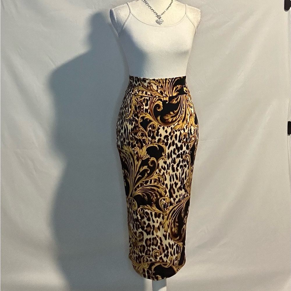 Stretchy pencil skirt